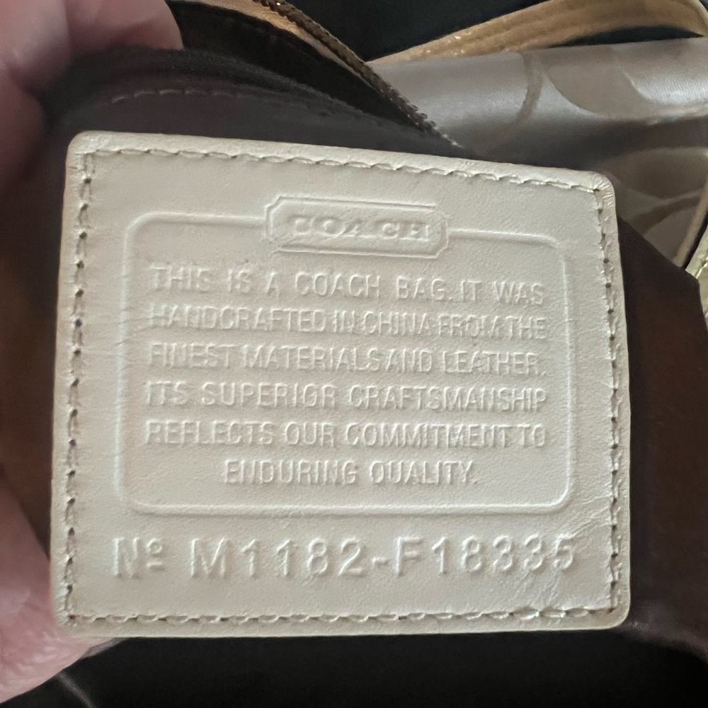 Coach Happy Large Signature Tote & Wallet - Picture 4 of 16